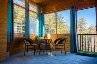 APine Cottages - Two Bedroom, One Luxury Getaway Villa in Himachal Pradesh