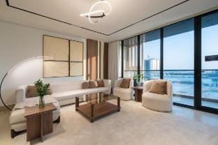 Sea View Balcony | 98” Cinema TV | 4 Bedrooms Apartment in Al Khobar