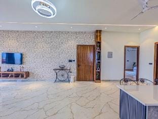 Ganga River View|3BR Penthouse Rishikesh|Homeyhuts Apartment in Rishikesh