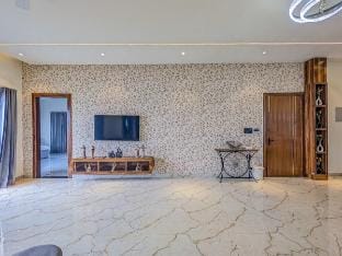 Ganga River View|3BR Penthouse Rishikesh|Homeyhuts Apartment in Rishikesh