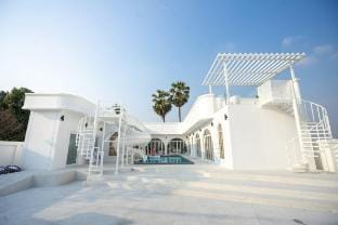 White Romance Pool Villa Pattaya Vacation rental in Pattaya City