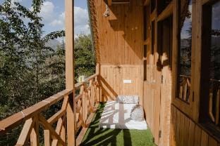 Cosy Highland Cabin in Jibhi Valley Vacation rental in Himachal Pradesh