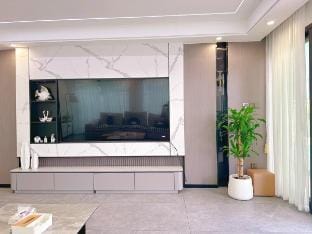 Moonlight Box Holiday Villa Vacation rental in Pattaya City
