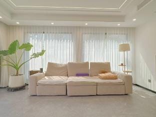 Moonlight Box Holiday Villa Vacation rental in Pattaya City