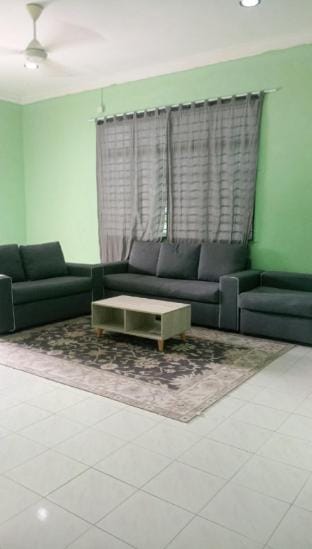 Taman Delima Paka Homestay Unify-Netflix-Coway Vacation rental in Terengganu, Malaysia