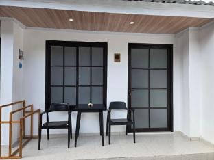 V Rooms Lightstar  Hotel in Pujut