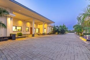 Levante Farms by ELIVAAS Vacation rental in Delhi