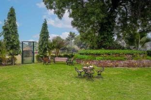 StayVista at Paradiso @ Verdant Acres Villa in Agra
