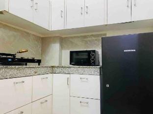 Anandit Homes - Elegant 3 bedrooms with kitchen Apartment in New Delhi