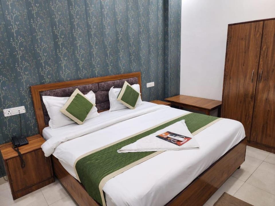 Frolic Hotel(Unit of Stay Bliss Hotels) Hotel in Noida
