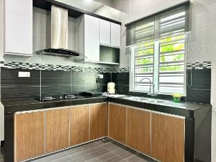 BungalowD Pool Villa 7R6B with karaok by IWH Vacation rental in Ipoh