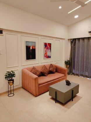 Dreamview Mountains - Modern 1BHK with Balcony and Mountain views Vacation rental in Maharashtra