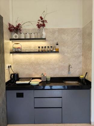 Dreamview Mountains - Modern 1BHK with Balcony and Mountain views Vacation rental in Maharashtra