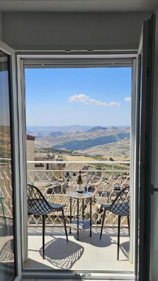 Modern Hillside Retreat with Panoramic Views Vacation rental in Sicily