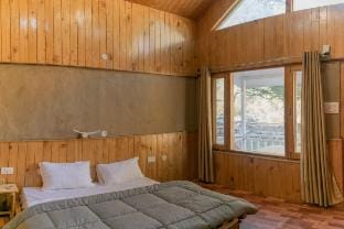 Hometales Stays | Riverfront cottage, Jibhi Valley Vacation rental in Himachal Pradesh