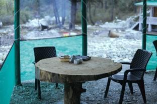 Hometales Stays | Riverfront cottage, Jibhi Valley Vacation rental in Himachal Pradesh
