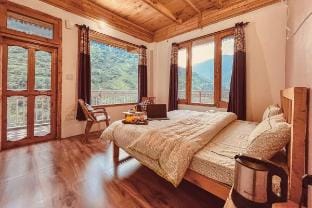 Spacious mountain view cottage in Tirthan Valley Vacation rental in Himachal Pradesh