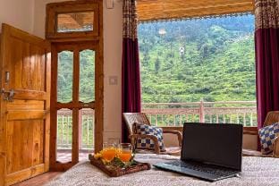 Spacious mountain view cottage in Tirthan Valley Vacation rental in Himachal Pradesh