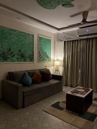 Candolim castle w/ Swimming pool|Wi-Fi|Gym|Parking Vacation rental in Candolim
