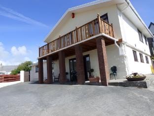 The Gazebo Vacation rental in Nolton and Roch