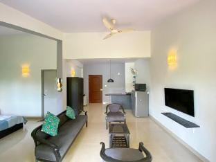 207 | Studio with Pool | 5 min to Benaulim Beach Vacation rental in Benaulim