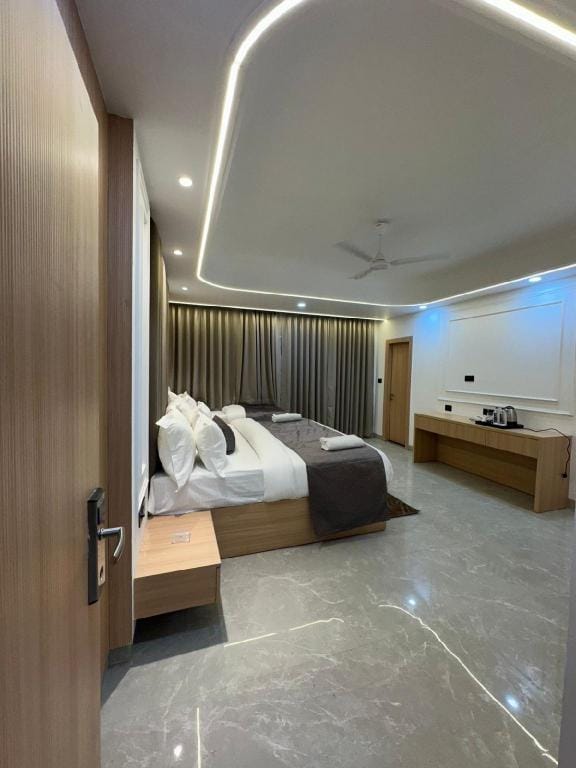 Hotel Delhi Narayana Grand,Delhi International Air Hotel in New Delhi