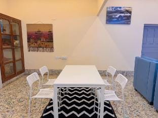 Luxury Living in Patliputra Villa 3.5BHK: 8 Beds Vacation rental in India