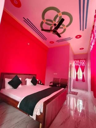 Viraj Guest House Vacation rental in Uttar Pradesh