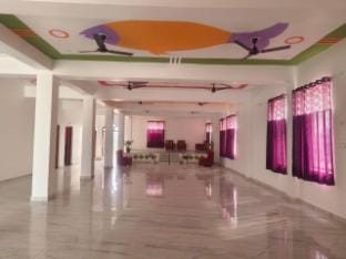 Viraj Guest House Vacation rental in Uttar Pradesh
