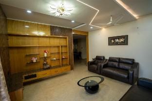 Simply yours I 3BHK by Homeyhuts (4f) I Near beach Apartment in Visakhapatnam