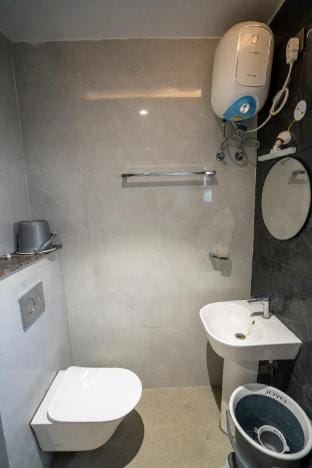 Simply yours I 2BR I by Homeyhuts(SF) I Near beach Apartment in Visakhapatnam