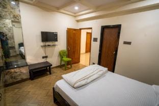 Simply yours I 2BR by Homeyhuts (4f) I Near beach Apartment in Visakhapatnam