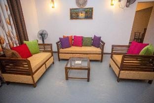 Tropical Haven-2BR Family Gateway in Hikkaduwa Vacation rental in Hikkaduwa