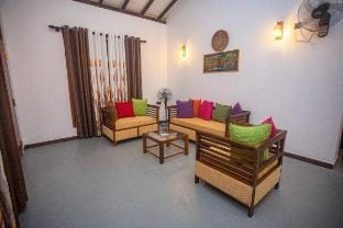 Tropical Haven-2BR Family Gateway in Hikkaduwa Vacation rental in Hikkaduwa