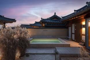 Gyeongju Stay Kkori Hanok Pool Villa Bed and Breakfast in South Korea
