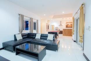 Forever Pool Villa Villa in Pattaya City