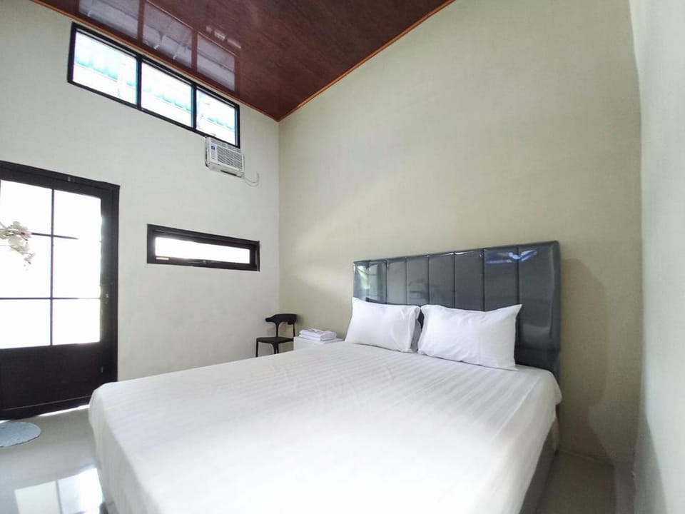 MM Homey Syariah near Taman Gajah Bolong Baureno RedPartner Hotel in East Java