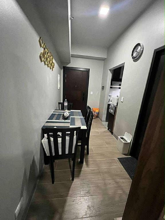 DOC LOUNGE Hotel in Makati