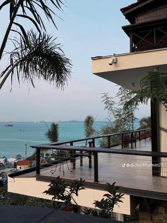 Bui Retreat  Seaview luxury room• Big balcony. Hotel in Vung Tau