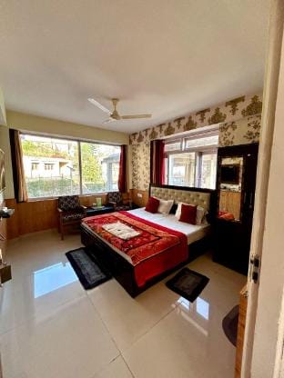 Hotel Shimla hills(A Unit Kamaksha travels Shimla) Hotel in Himachal Pradesh