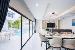 My Gold and Sliver Pool Villa 14BR Near Jomtien Villa in Pattaya City
