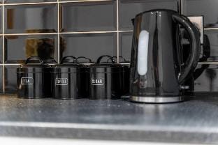 Spacious 5-Bed House | Ideal Groups & Contractors Vacation rental in Coventry