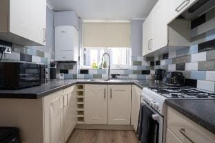 Sheldon Stay modern, 4bd, 2 miles to NEC, BHX, JLR Vacation rental in Solihull