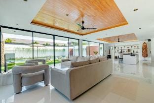Huge And Wide Modern Luxury Private Villa Seminyak Villa in North Kuta