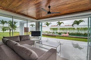 Amazing Luxury Elegant villa at center of seminyak Vacation rental in North Kuta