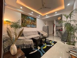 ꯍꯥꯌꯨꯝ(Haayum)ll 10 mins from metro and city walk. Vacation rental in New Delhi
