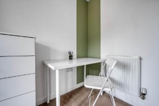 Beautiful 5 Bed House Free WIFI Vacation rental in Coventry