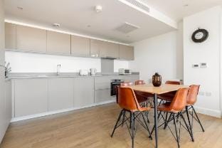 Modern 2 Bed Apartment in East London Vacation rental in London Borough of Hackney