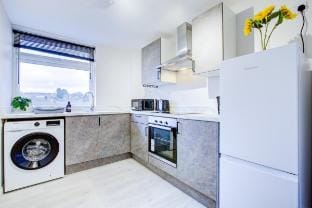 2Bd Flat l M40 nearby l Free Parking l Free Wifi Vacation rental in High Wycombe