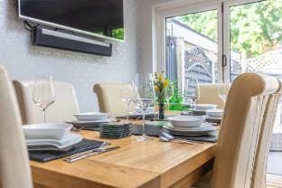 Hot Tub Retreat | Close to NEC, HS2, JLR Vacation rental in Coventry